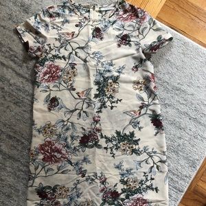 Beautiful boutique floral dress • XS